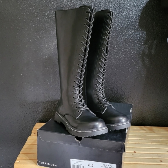 🖤Torrid Knee High Combat Boot - Picture 7 of 7